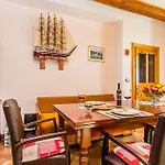 בית נופש House Kras With Spacious Garden *