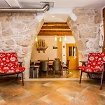 בית נופש House Kras With Spacious Garden