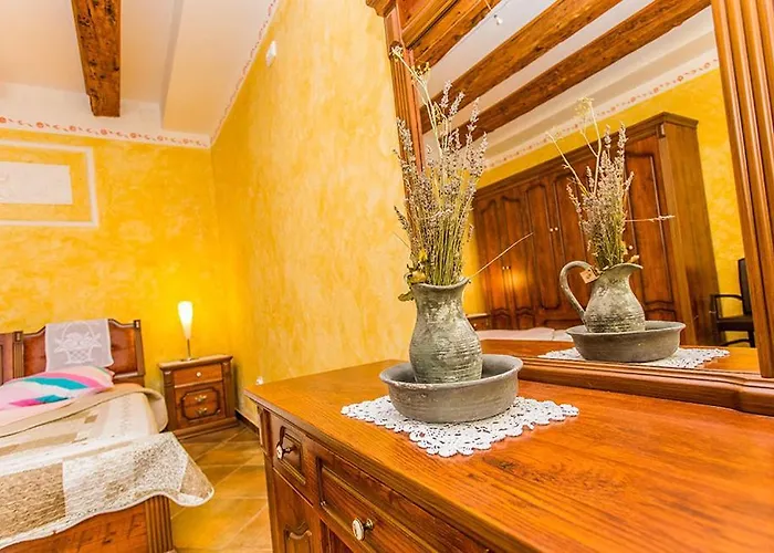 House Kras With Spacious Garden
