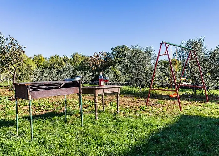 House Kras With Spacious Garden * Dobrinj