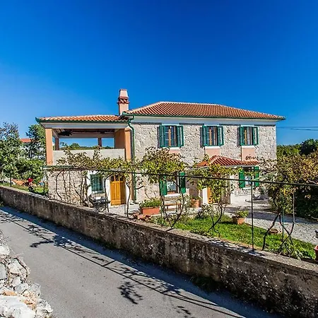 Hébergement de vacances House Kras With Spacious Garden Dobrinj