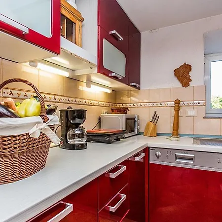 House Kras With Spacious Garden * Dobrinj
