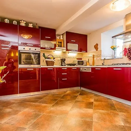 House Kras With Spacious Garden Hébergement de vacances Dobrinj