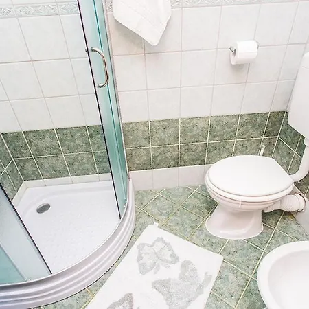 House Kras With Spacious Garden *