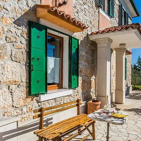 House Kras With Spacious Garden
